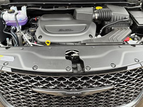 New 2026 Chrysler Pacifica Select image 23