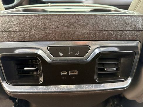 Used 2023 GMC Sierra 1500 SLT w/ SLT Premium Package AWD/4WD image 24