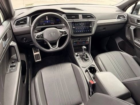 Used 2023 Volkswagen Tiguan SE R-Line FWD image 10