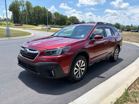 Used 2022 Subaru Outback Premium AWD/4WD image 3
