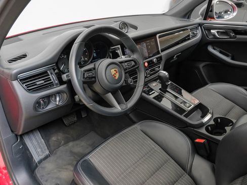 Used 2023 Porsche Macan Turbo AWD/4WD image 3
