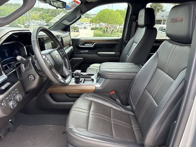 Used 2024 Chevrolet Silverado 1500 High Country w/ Technology Package AWD/4WD image 9