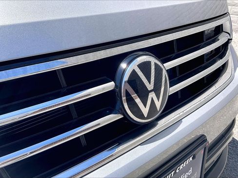 Certified 2023 Volkswagen Tiguan SE w/ Panoramic Sunroof Package FWD image 30