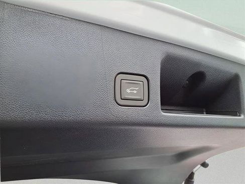 New 2026 Chevrolet Equinox EV LT image 8