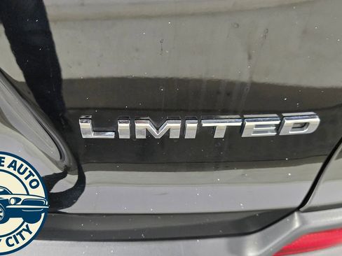 Used 2019 Jeep Cherokee Limited w/ Trailer Tow Group image 35