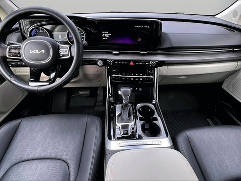 Used 2024 Kia Carnival EX image 15