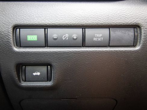 Used 2021 Nissan Sentra SV FWD image 35