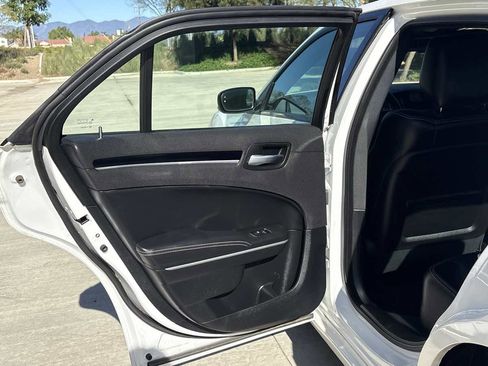 Used 2019 Chrysler 300 S w/ Safetytec Plus Group image 11