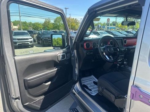 Used 2021 Jeep Wrangler Unlimited Rubicon w/ Safety Group AWD/4WD image 22