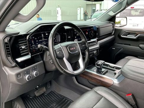 Used 2023 GMC Sierra 1500 SLT w/ SLT Premium Package AWD/4WD image 8