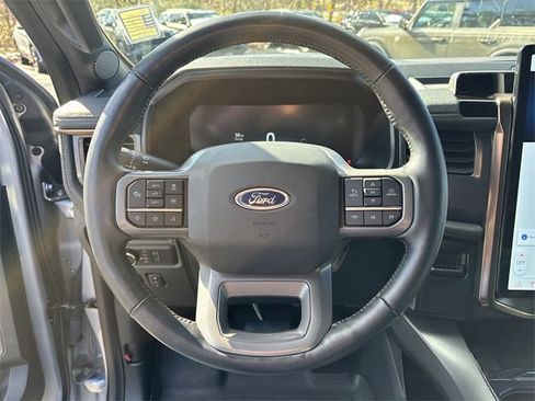 Used 2022 Ford F150 Lightning Lariat image 14