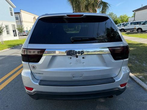 Used 2012 Jeep Grand Cherokee Laredo w/ Laredo E Group RWD image 8