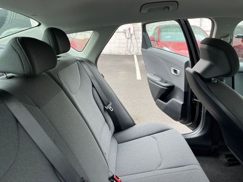 Used 2025 Kia K4 FWD image 37