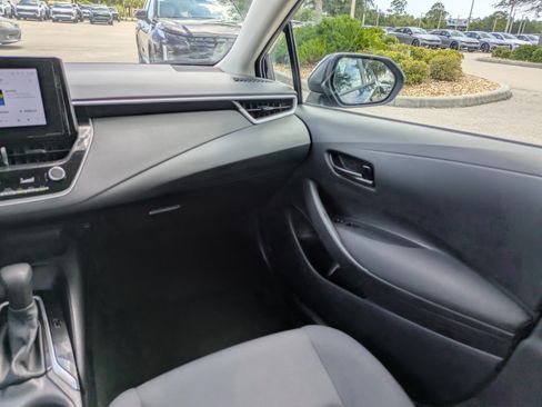 Used 2024 Toyota Corolla LE FWD image 19