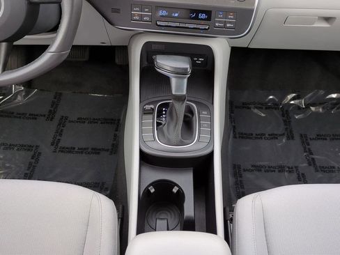 Used 2025 Hyundai Kona SEL image 19