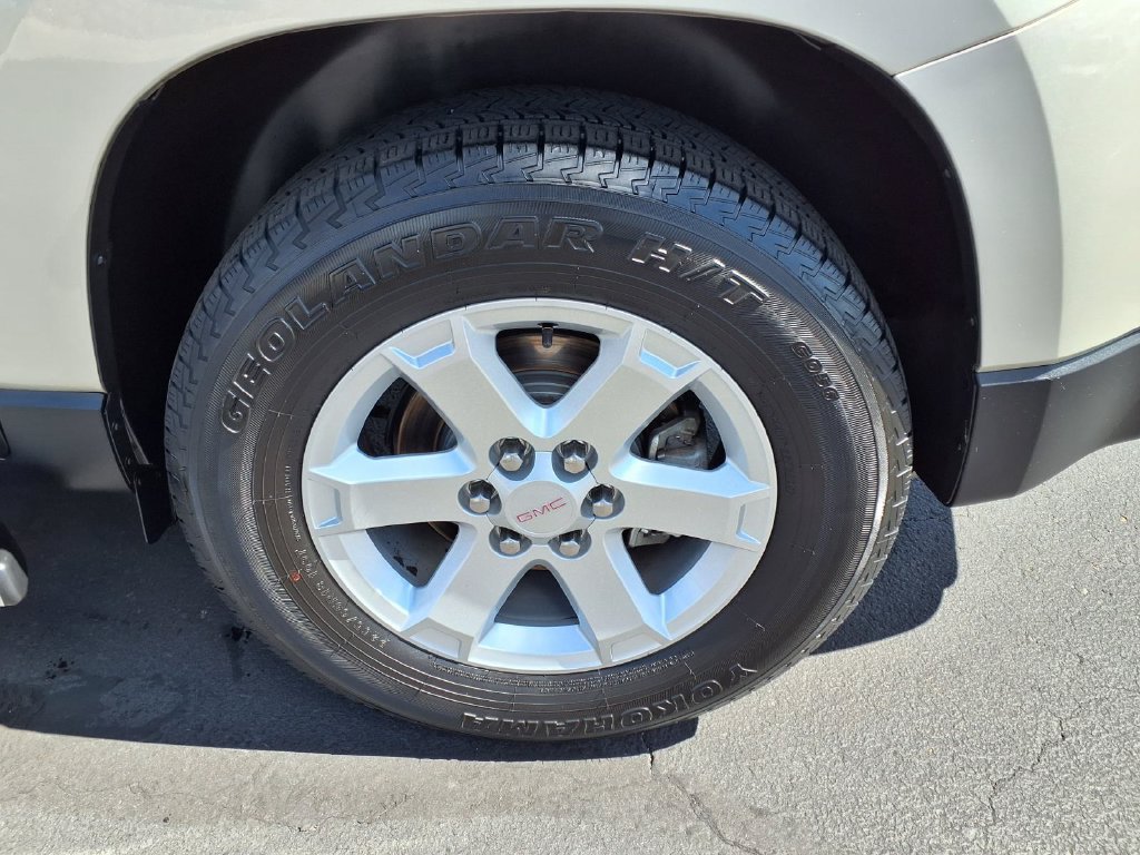 Used 2015 GMC Acadia SLE FWD image 14