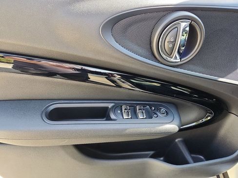 Used 2022 MINI Cooper Clubman S w/ Premium Package image 13