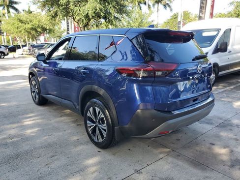 Certified 2021 Nissan Rogue SV FWD image 4
