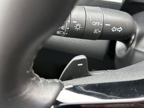 Used 2024 Honda Pilot Touring image 37