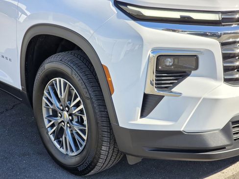 New 2025 Chevrolet Traverse LT w/ Driver Confidence Package image 10