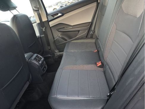 Used 2024 Volkswagen Taos SE image 12