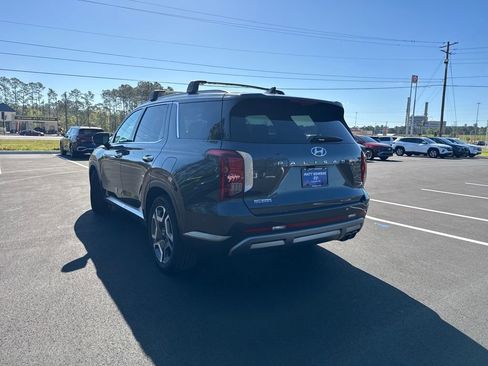 Used 2024 Hyundai Palisade SEL FWD image 3