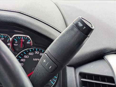 Used 2017 GMC Yukon XL SLT w/ Open Road Package image 12