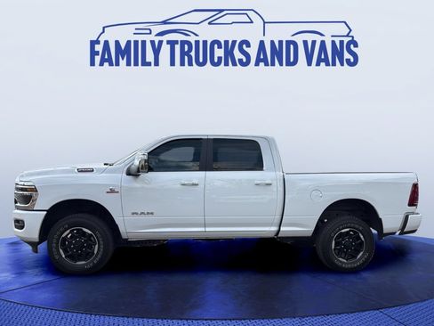 Used 2026 RAM 2500 Laramie AWD/4WD image 2