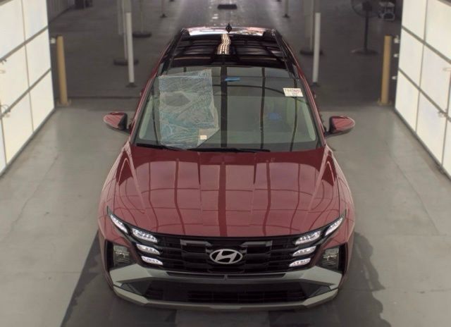 Certified 2025 Hyundai Tucson SEL AWD/4WD image 2