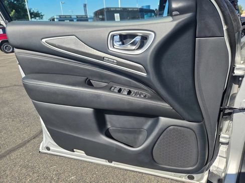 Used 2020 INFINITI QX60 Luxe w/ Essential Package FWD image 17