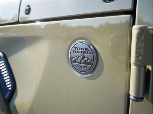 New 2025 Jeep Gladiator Willys image 10