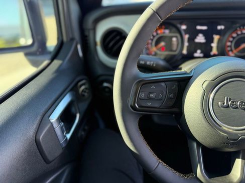 Used 2024 Jeep Wrangler Sport S image 7