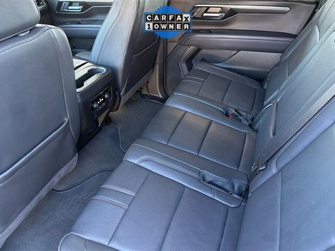 Used 2025 Chevrolet Suburban RST image 5