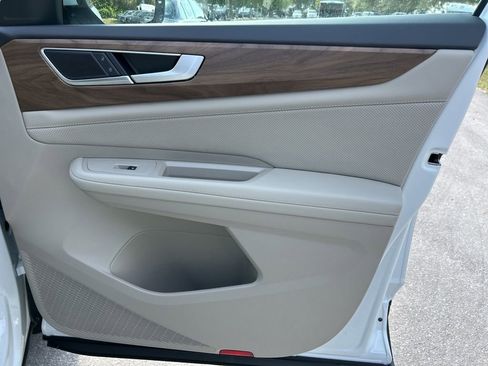 New 2026 Volkswagen Atlas SE image 43