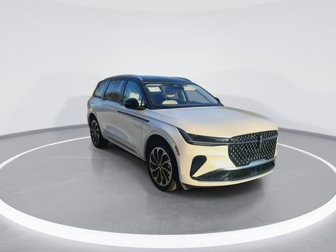 New 2026 Lincoln Nautilus Reserve image 2