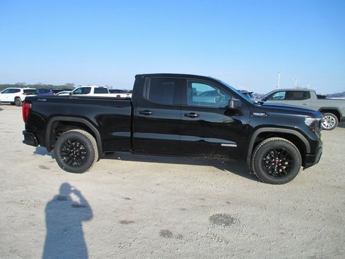 New 2026 GMC Sierra 1500 Elevation image 3