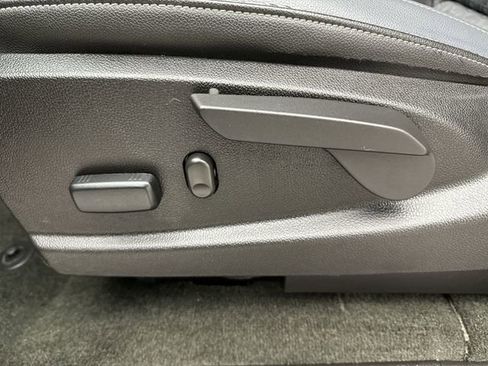 Used 2018 Chevrolet Colorado Z71 image 12