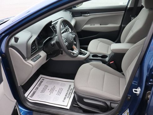 Used 2020 Hyundai Elantra SE FWD image 5