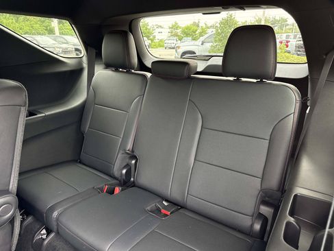 Used 2026 Chevrolet Traverse RS FWD image 12