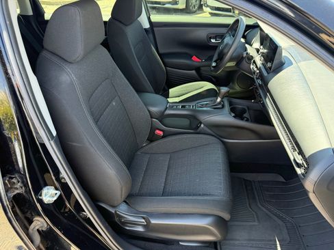 Certified 2025 Honda HR-V LX image 32