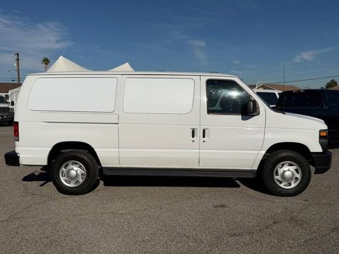 Used 2014 Ford E-250 and Econoline 250 w/ Interior Upgrade Package image 4
