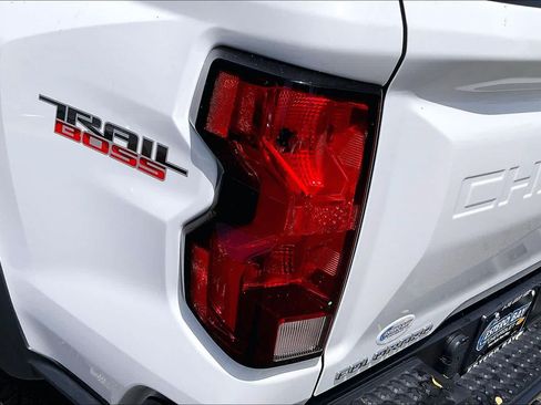 Used 2025 Chevrolet Colorado Trail Boss AWD/4WD image 28