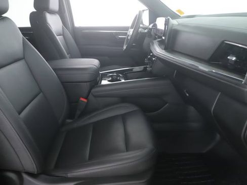 Used 2025 Chevrolet Tahoe Z71 w/ Z71 Off-Road Package AWD/4WD image 36