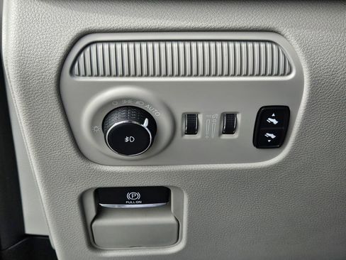 Used 2023 Jeep Wagoneer Series III w/ Preferred Equipment Group image 25