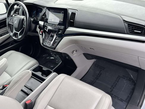 Used 2023 Honda Odyssey Touring image 11