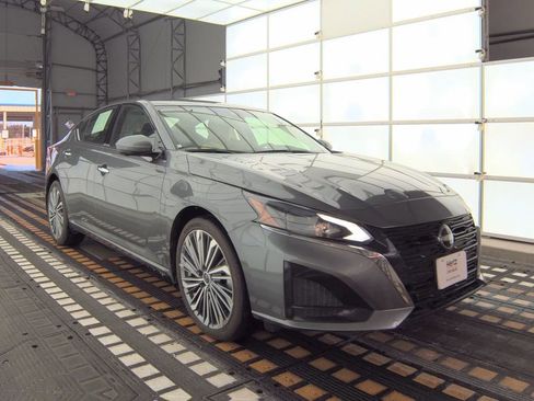 Used 2024 Nissan Altima 2.5 SL image 15