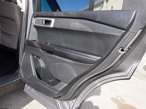 Certified 2021 Ford Explorer 2WD image 19