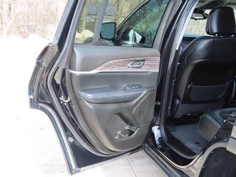 Certified 2023 Jeep Grand Cherokee Limited image 27