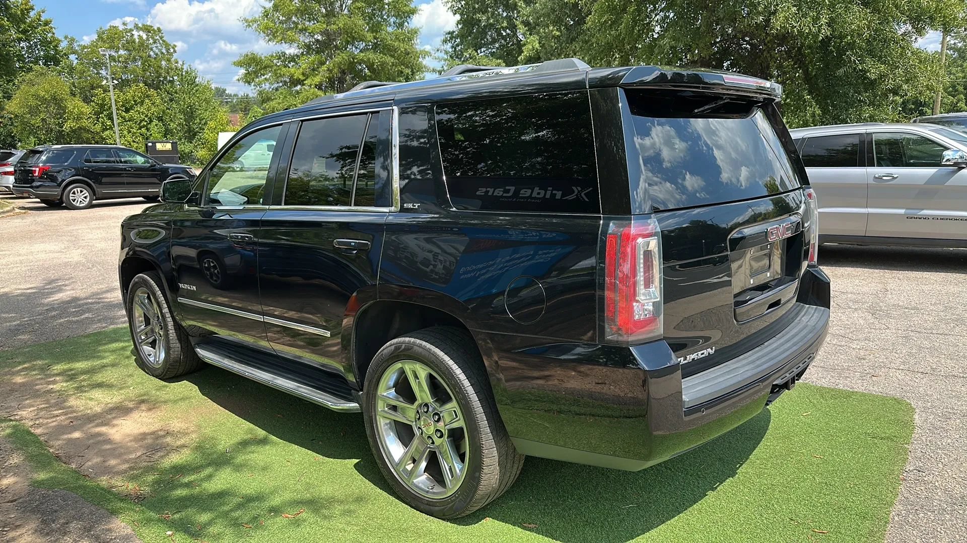 Used 2018 GMC Yukon SLT w/ Open Road Package AWD/4WD image 4