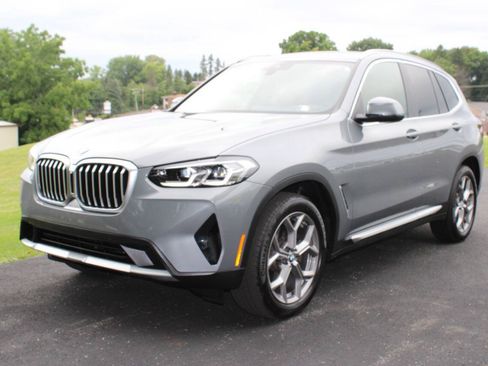 Used 2023 BMW X3 xDrive30i w/ Premium Package AWD/4WD image 3